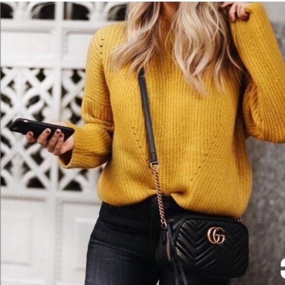 Gucci Marmont Mini Camera Crossbody - Picture 16 of 16